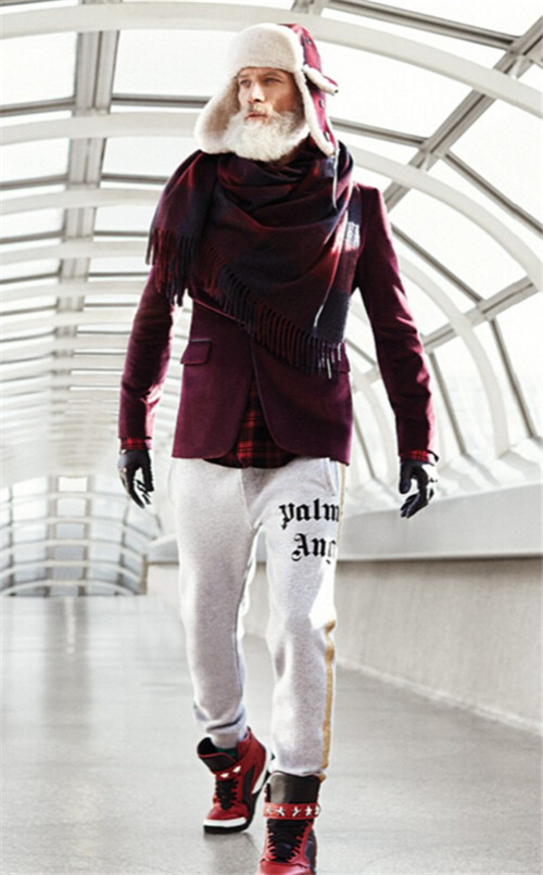 320名圣诞老人整体冲浪？？？？？？？八一八圣诞节奇闻趣事