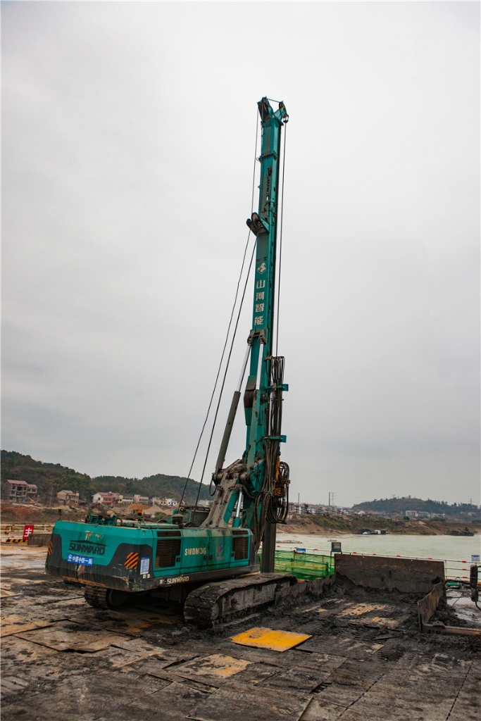 水下钻孔80米，，，，，，，，恒峰g22智能旋挖钻机震撼施工时势