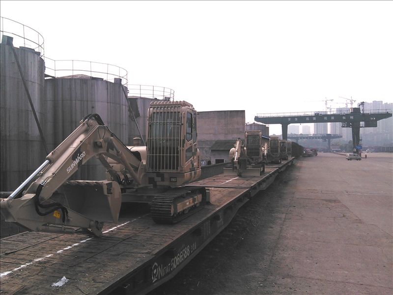 恒峰g22智能SWE80E-G高原型挖掘机正式列装献礼国庆