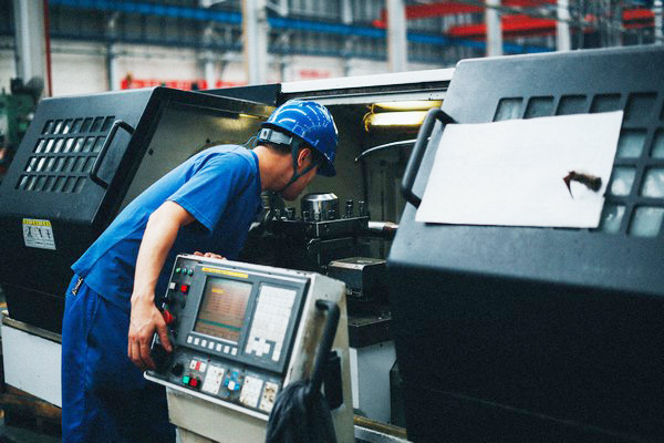 曾梦想当厨师，，，却成数控车工巨匠