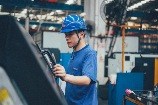 曾梦想当厨师，，，却成数控车工巨匠