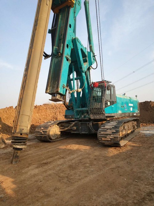 本钱节约几百万，，，，，，，这台旋挖是我的摇钱树