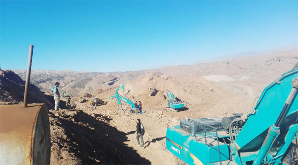 伊朗客户点赞恒峰g22智能全系列液压挖掘机