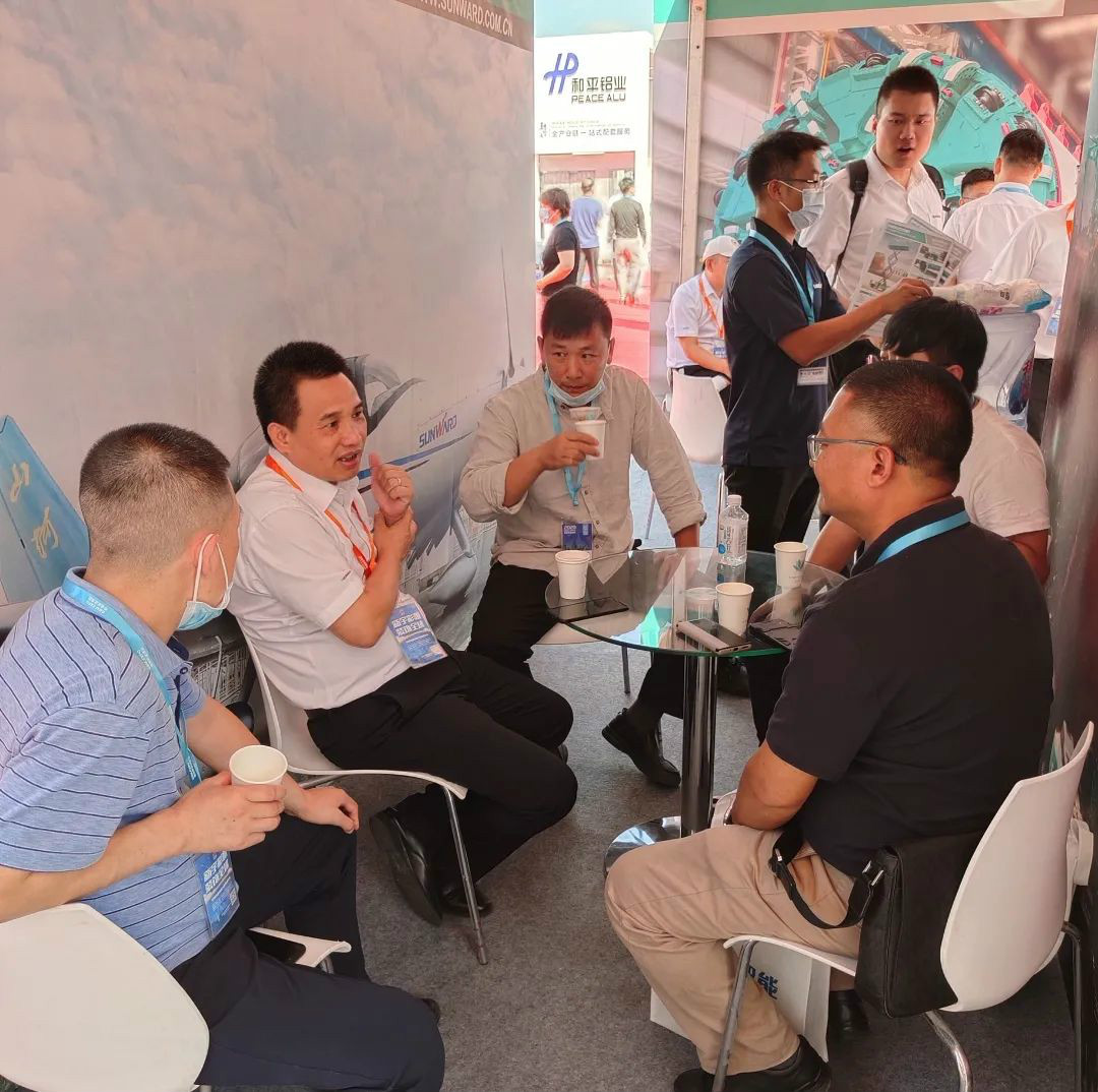 恒峰g22智能高空作业装备“吸睛”雄安展