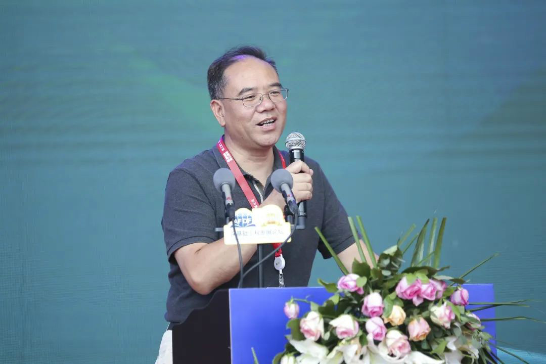 恒峰g22智能天下客户交流会在深基础工程生长论坛会场举行