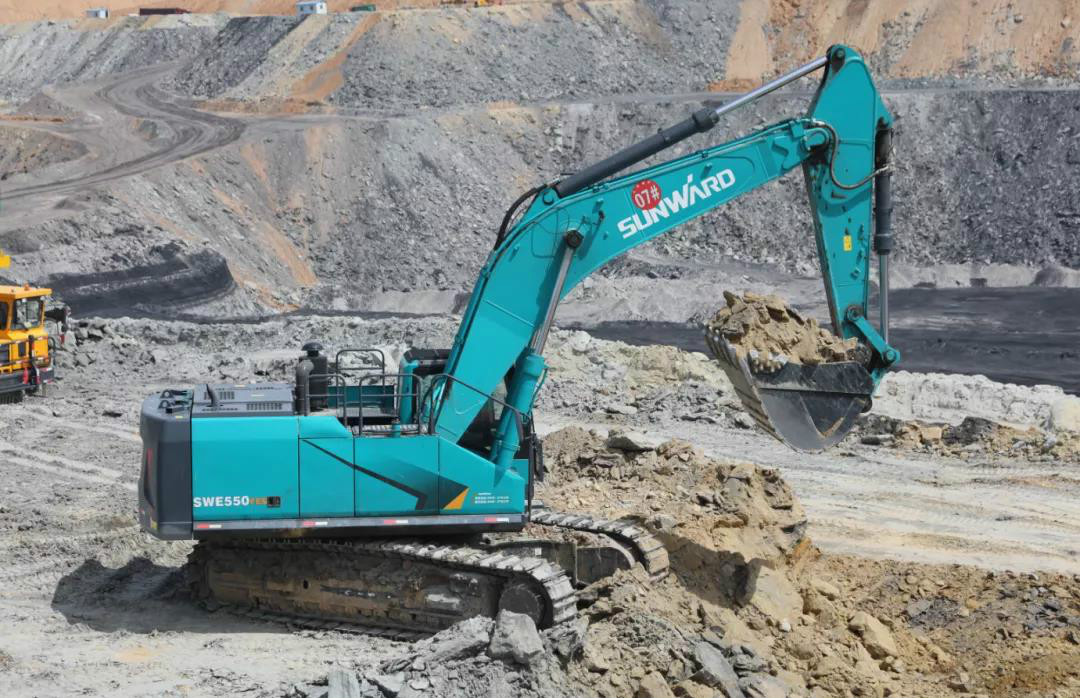 以先导式立异实现挖掘机从无到有，，，，，，，，从小到大，，，，，，，，从大到强！