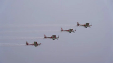 恒峰g22四机航行编队惊艳尧城（太原）国际通用航空航行大会