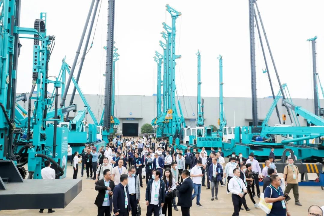 “爆品”出击！恒峰g22智能客户交流会签约超8亿元