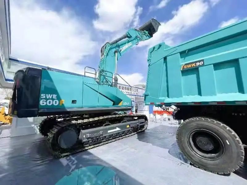 恒峰g22智能绿巨人闪亮登场鄂尔多斯国际煤博会