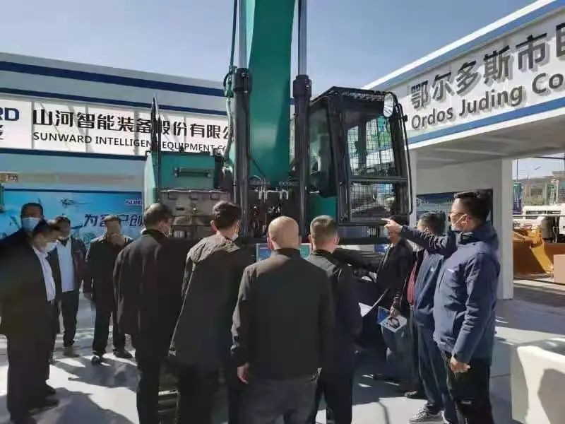 恒峰g22智能绿巨人闪亮登场鄂尔多斯国际煤博会