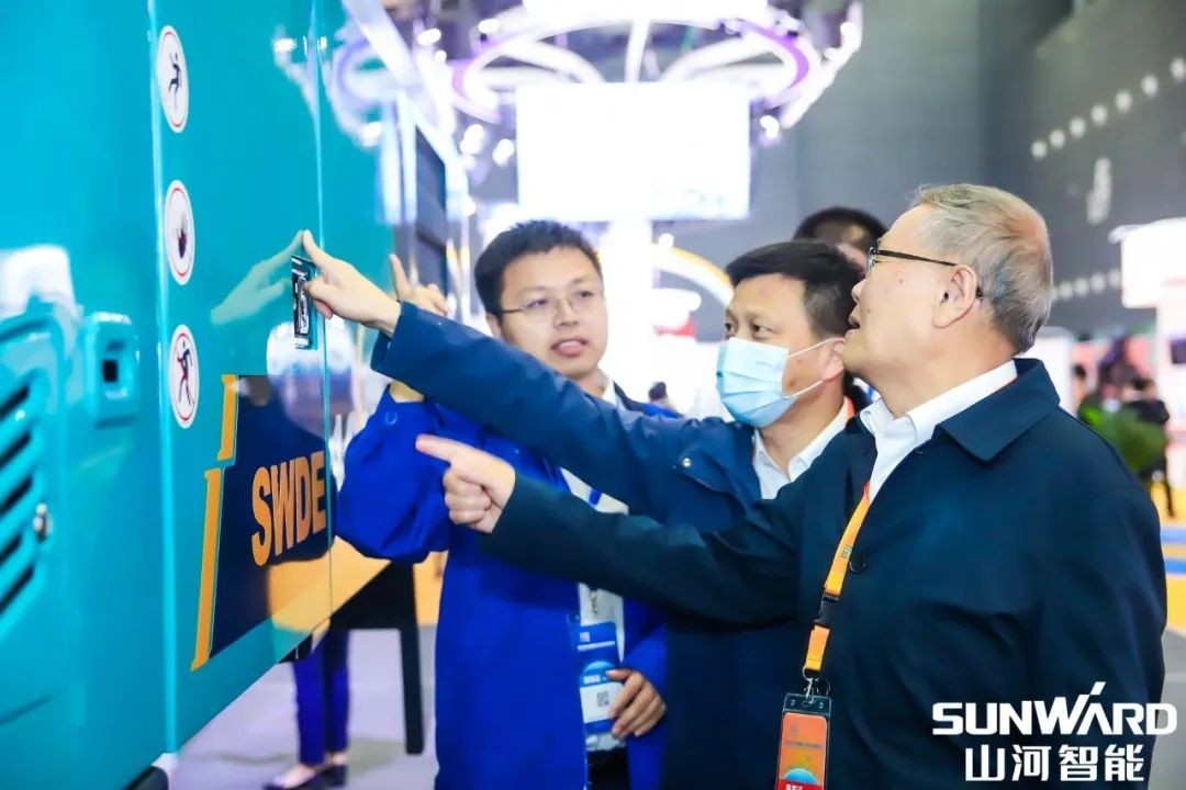 “恒峰g22绿”亮相长沙国际工程机械展，，，，，，，50余款产品尽显恒峰g22智能立异实力