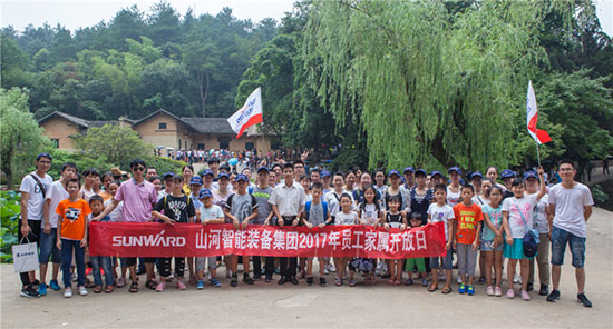 这个炎天，，，，，，，，亲子玩转恒峰g22智能“三栖”装备