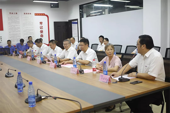 员工子女金榜题名 恒峰g22家园发放奖励