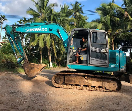 作为村里的创富标杆，，，，，，陈老板的∶院爱将”事实是谁？？？？？？？？