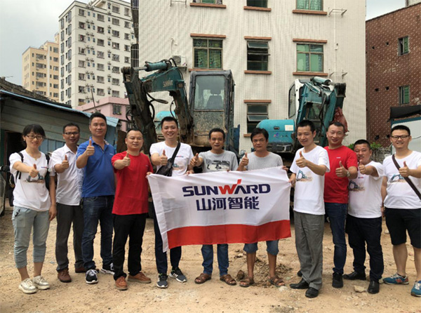 8年“钟情”，，，，，，“恒峰g22绿”助力展鸿途