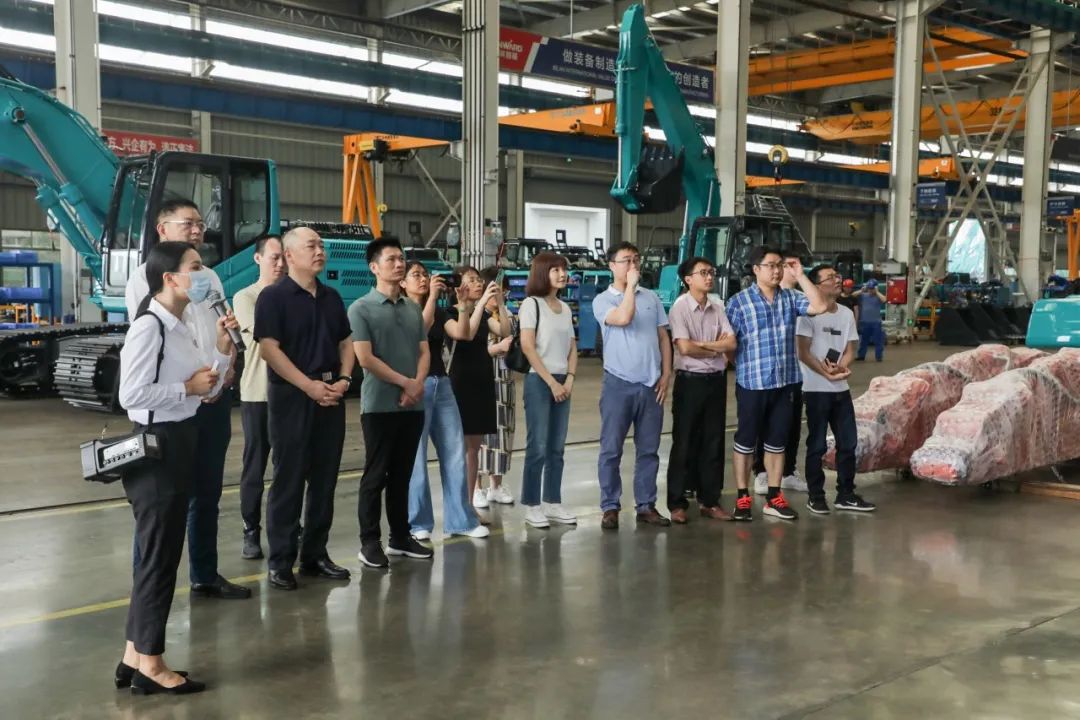 国防科大北斗团队考察恒峰g22智能