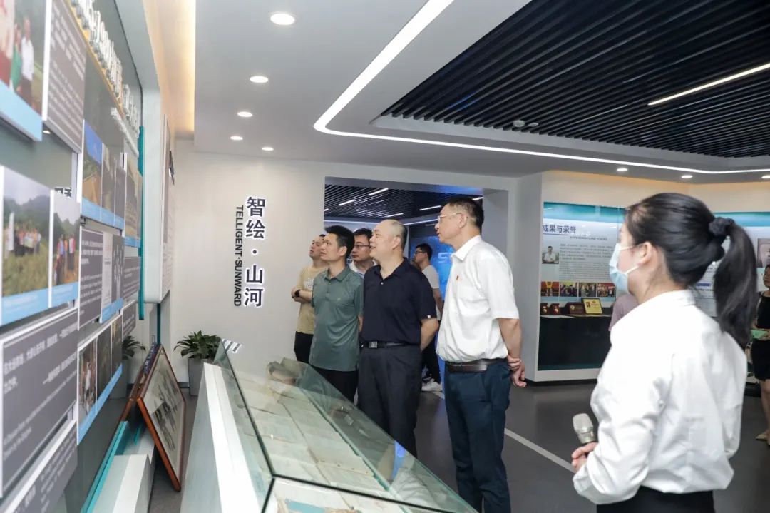 国防科大北斗团队考察恒峰g22智能