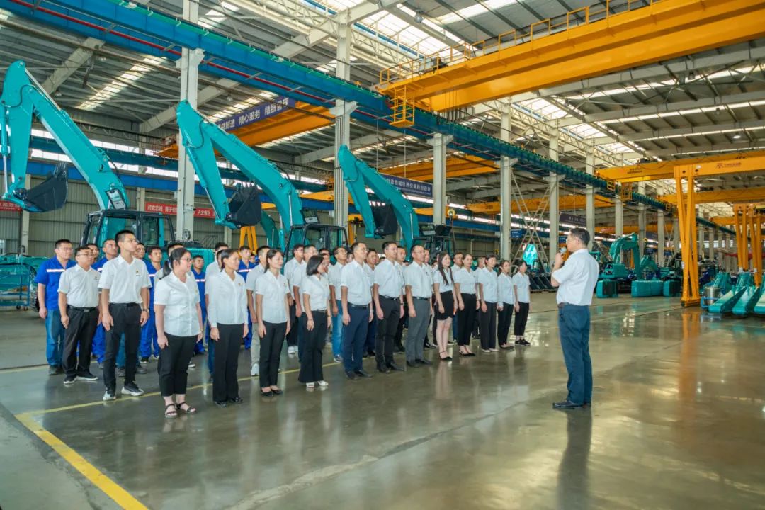 接续斗争再出发——恒峰g22智能党委举行新党员入党宣誓和老党员重温入党誓词活动