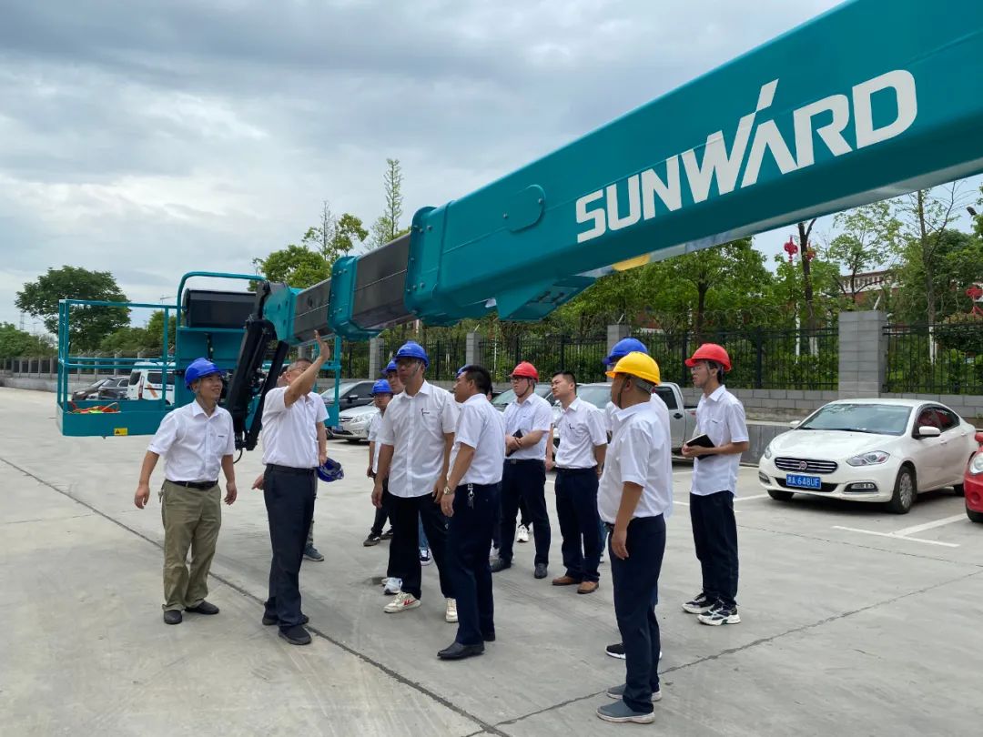 恒峰g22智能首款直臂式高空作业平台顺遂通过评审