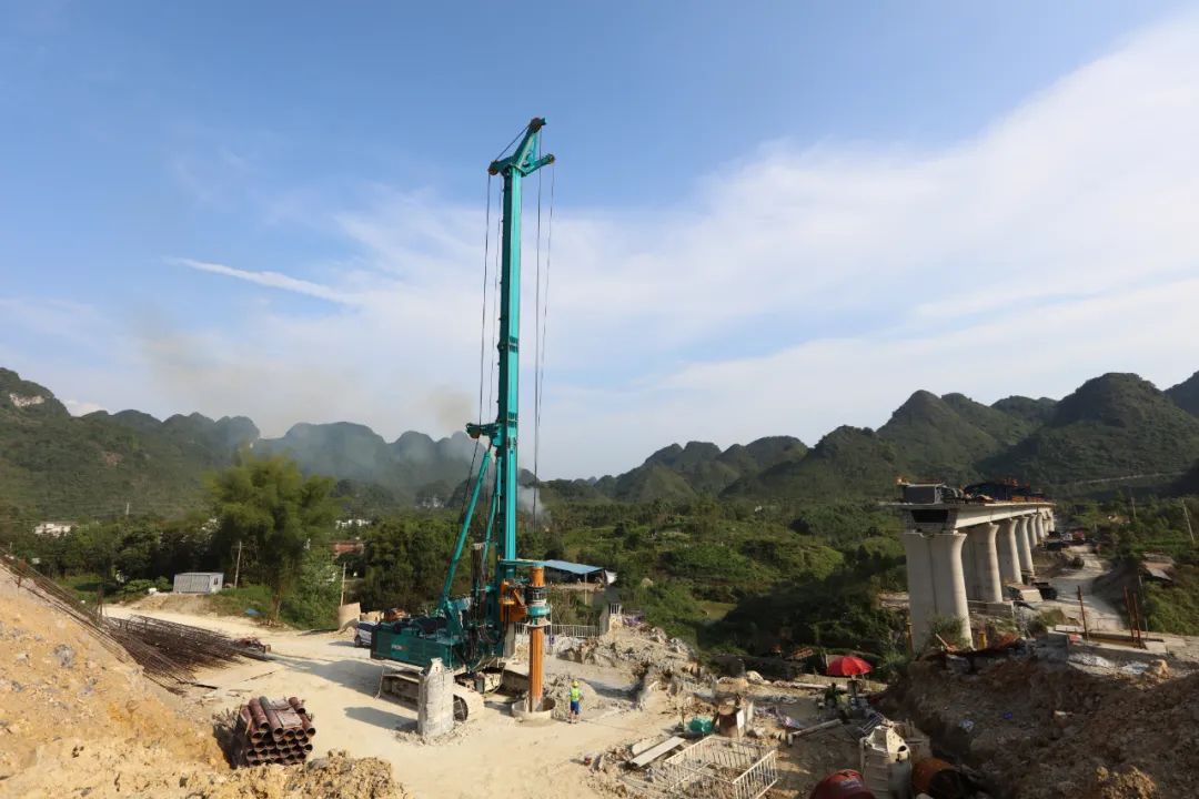 一个月只完成3根桩，，，为何客户连连赞美？？？？？？