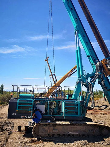 顶酷暑 走沙漠 2021年恒峰g22智能全球效劳万里行走进新疆