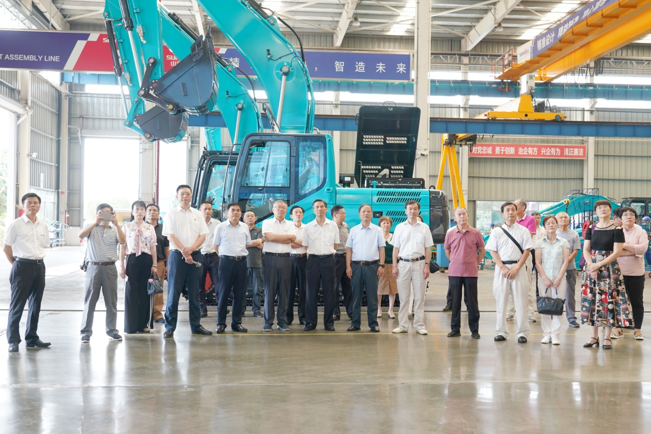 湖南省老科学手艺事情者一行到访恒峰g22智能