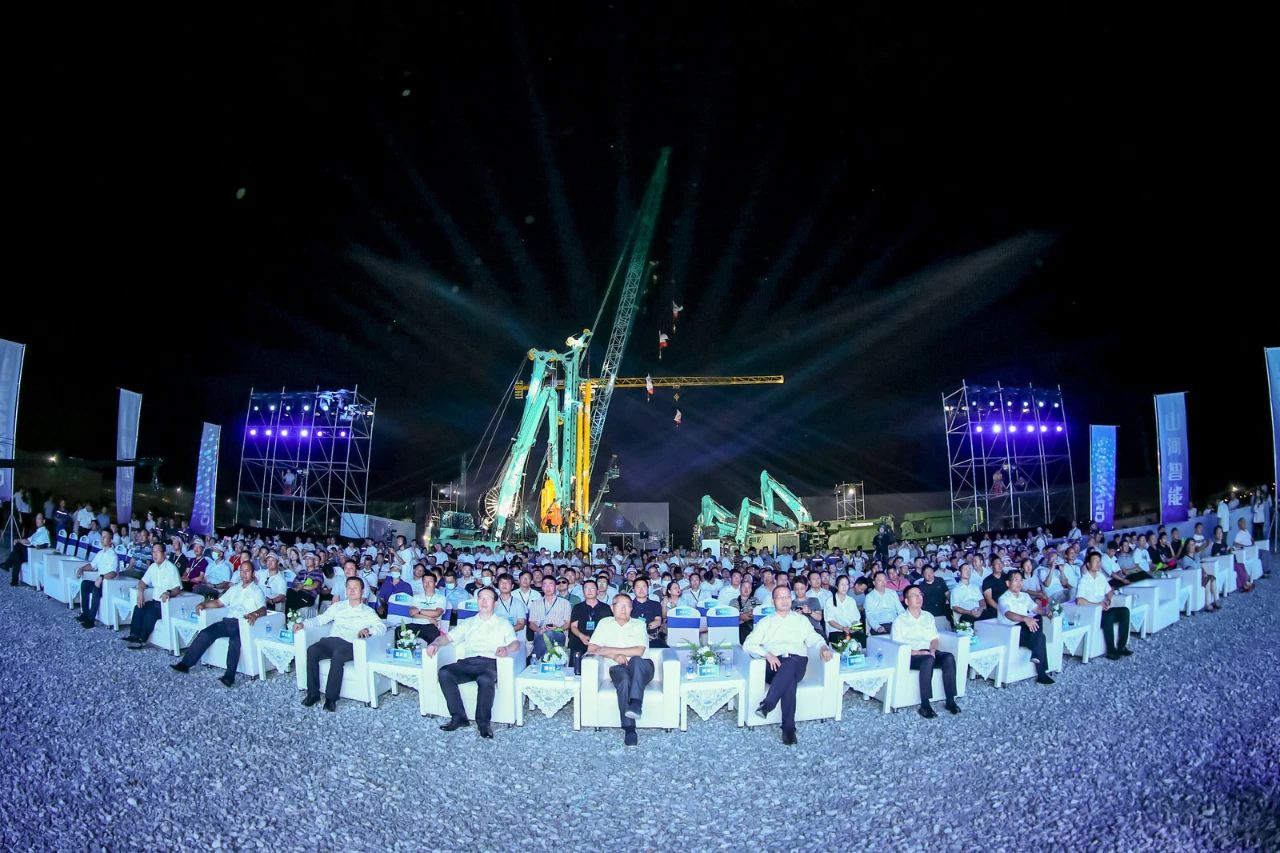 四大成套装备携手登。。。。『惴錱22智能立异效果展示会交出“亮眼答卷”