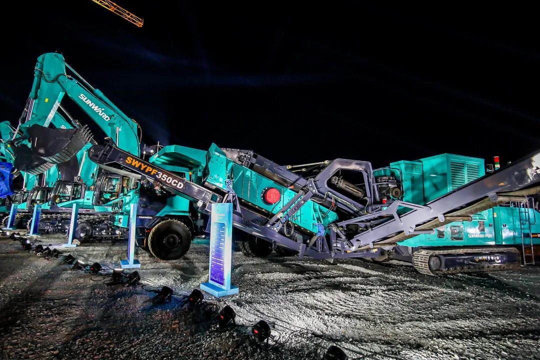 强强联手，，，，，，恒峰g22智能产品国界将再添破碎筛分精品