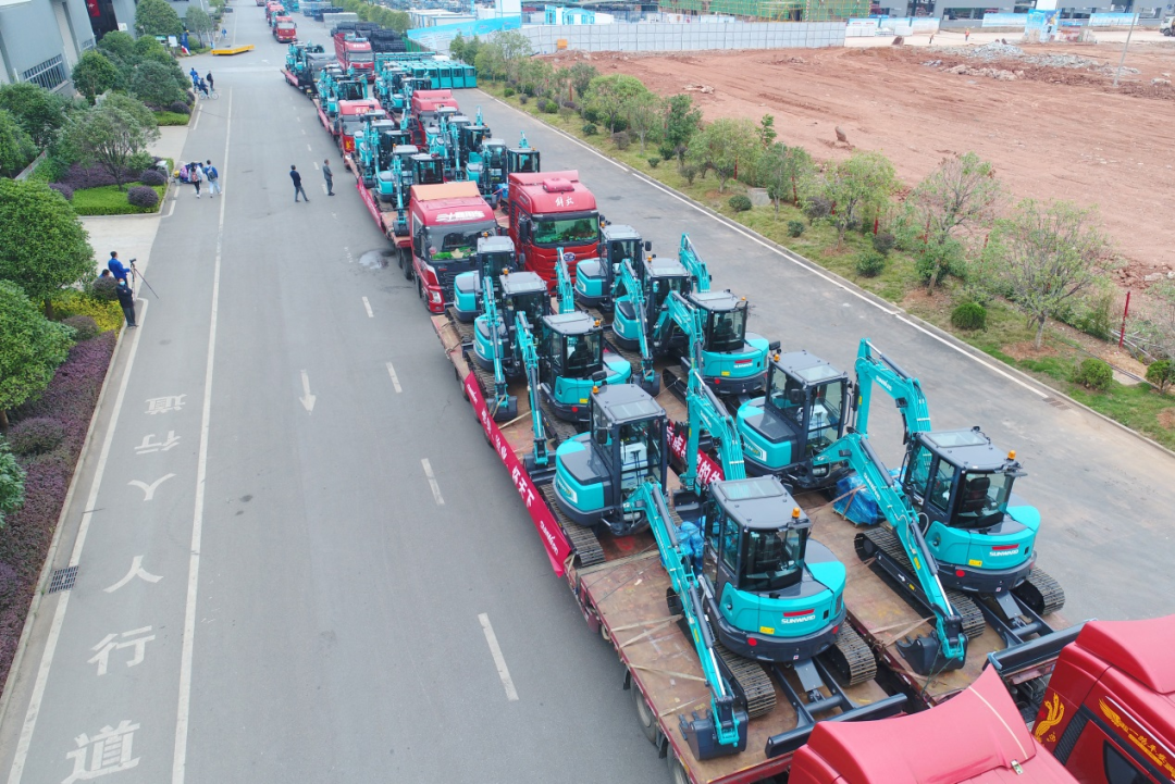 助力祖国西南地区建设！恒峰g22智能海内首批SWE60UF无尾挖掘机批量交付