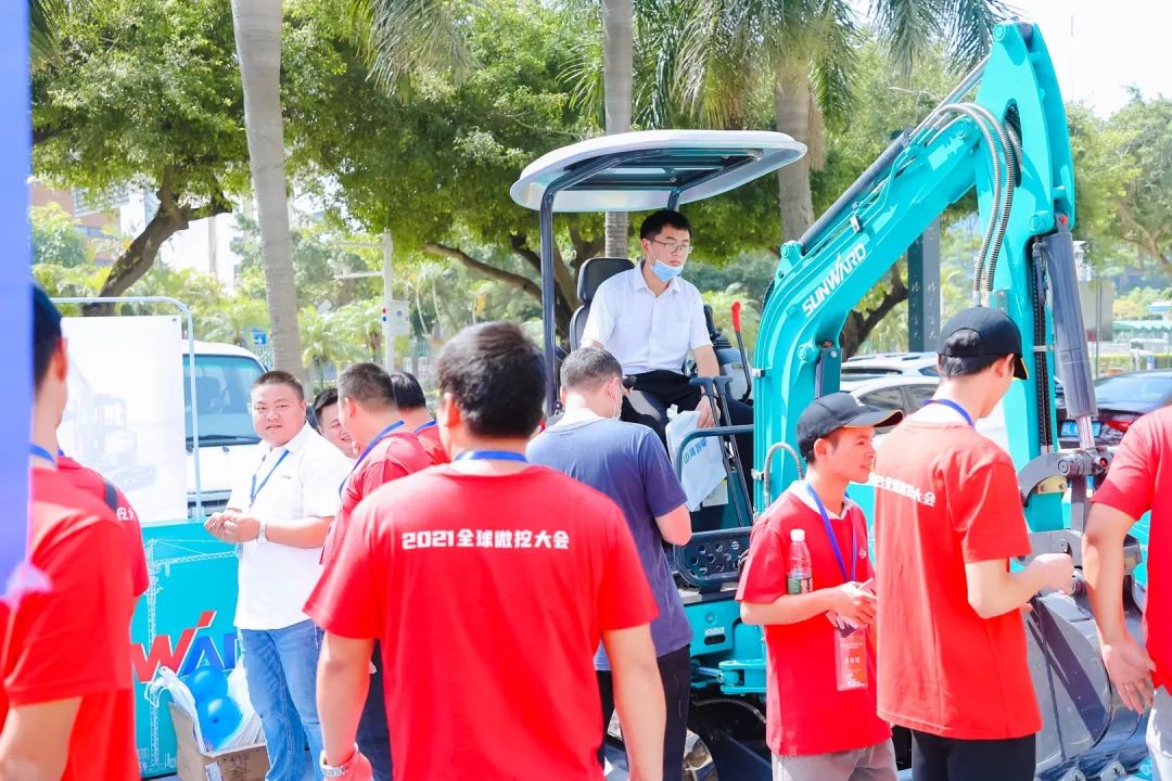 共享微挖新视界！恒峰g22智能微挖三大王牌产品齐聚2021全球微挖大会