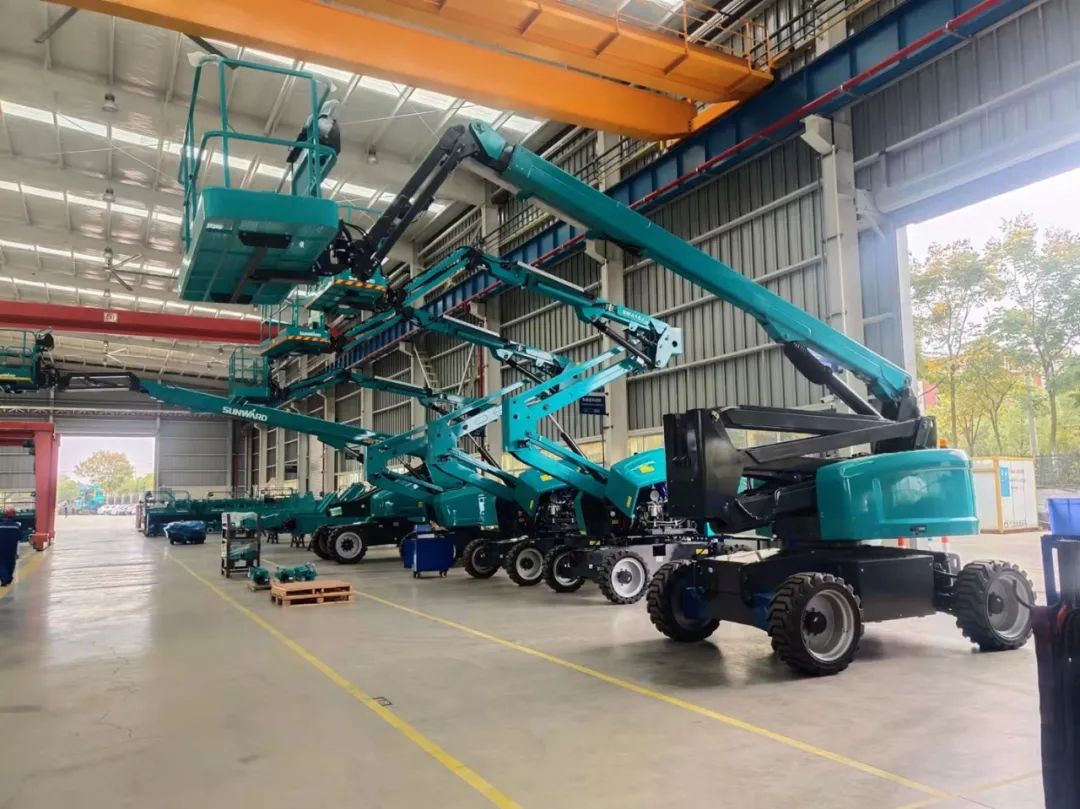 同级别作业高度最高！恒峰g22智能首款自主研发电动臂式高空作业平台下线