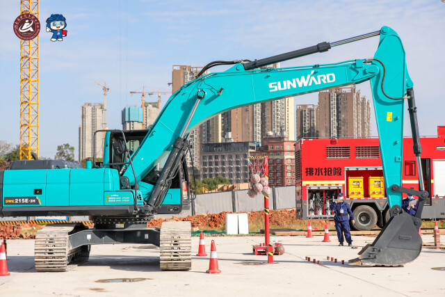 轮胎式挖掘机和履带式挖掘机，，，，，你更看好哪个？？？？？