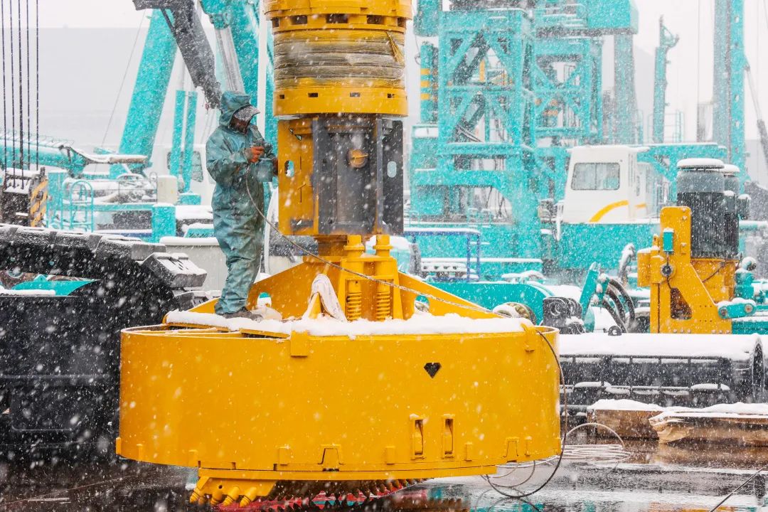 瑞雪兆有年，，，邀您共赏雪中恒峰g22！