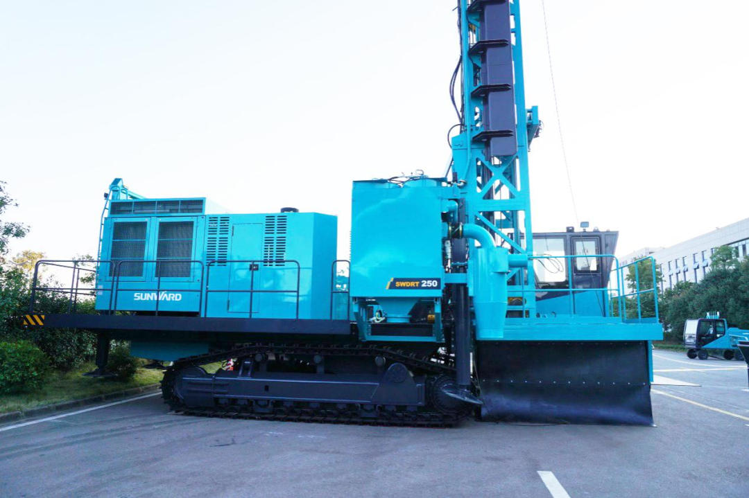 两种钻进模式+更大扭矩！恒峰g22智能自主研制的全液压牙轮钻机下线