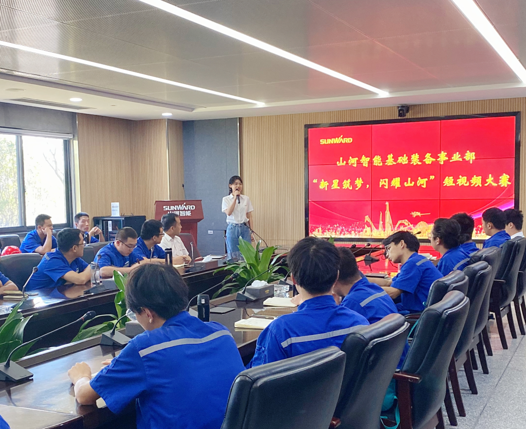 你好 2022！再见 2021！我与恒峰g22智能共生长