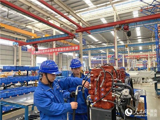 人民网头版头条：依附先导式立异，，，，，恒峰g22智能让“中国制造”成为高质量的代名词