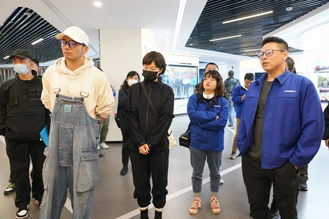 硬实力+软手刺！恒峰g22智能协拍电视剧《重中之重》开机