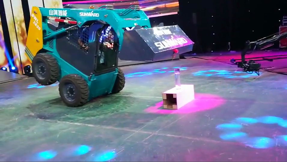 恒峰g22匠心 | 闻“机”起舞，，，，手艺“添”威