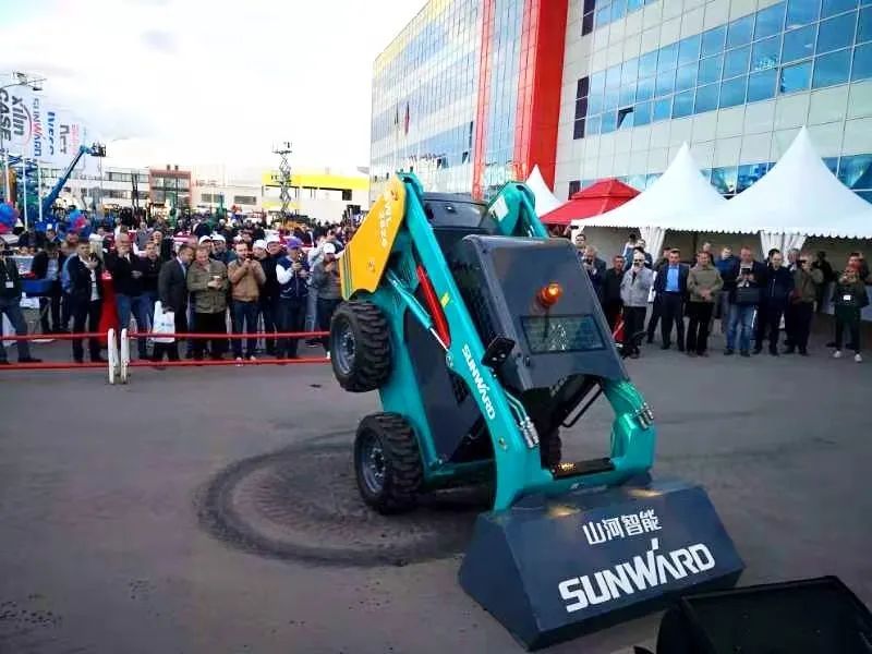 恒峰g22匠心 | 闻“机”起舞，，，，手艺“添”威