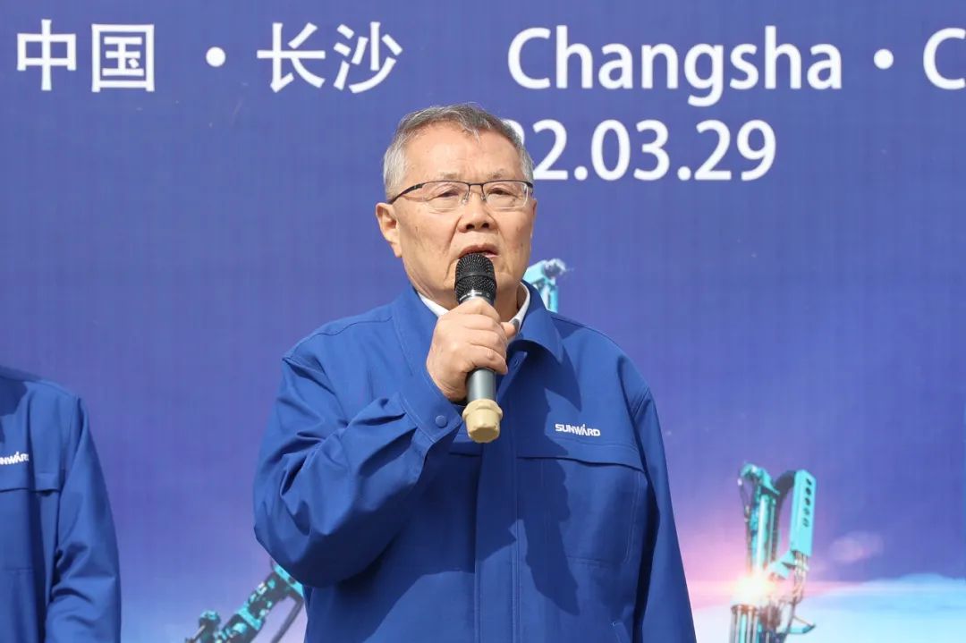 征战全球市场。。。。『惴錱22智能凿岩装备批量发货