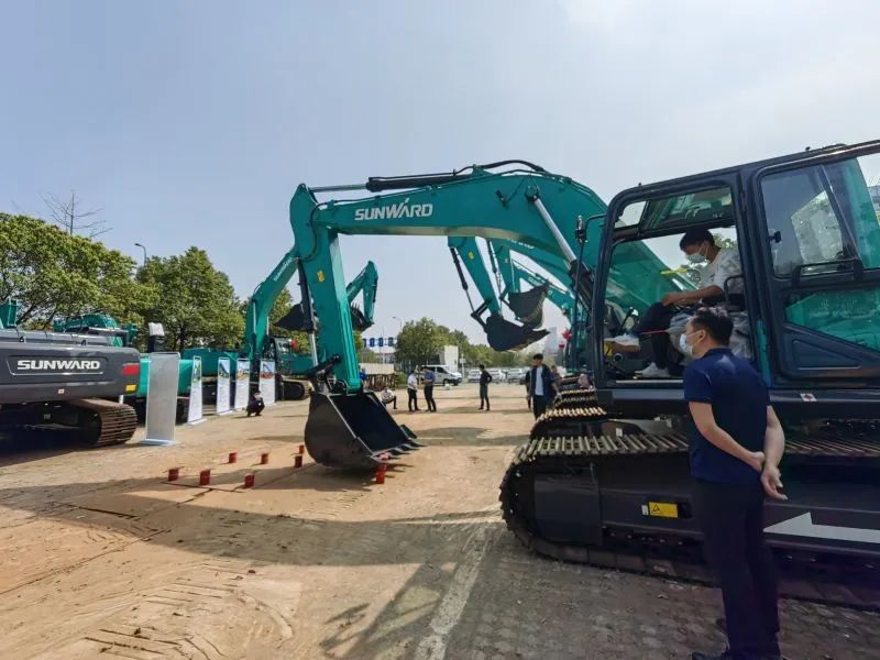 再现交机热潮！恒峰g22智能中大挖一连向市场进军