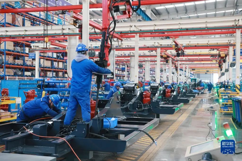 沿着总书记的足迹 | 切记嘱托，，，，，，，，恒峰g22智能自主立异一直在路上！