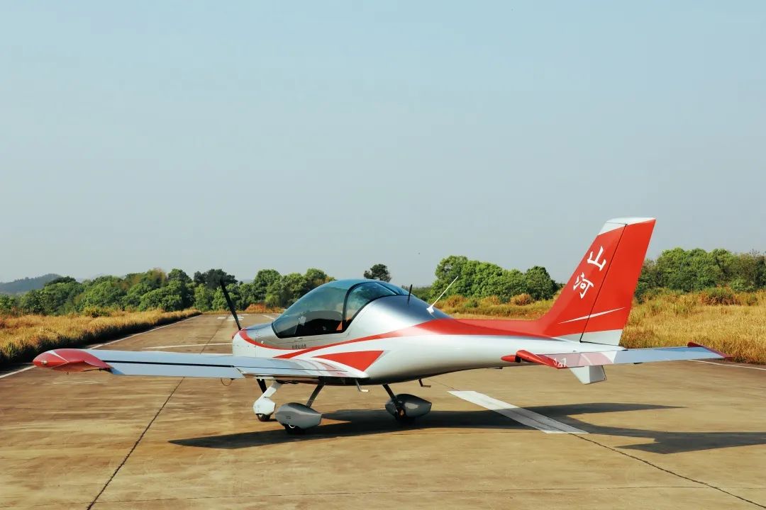 图集 | 阿若拉穿“鲨”衣，，，，，尚有更多套装为天空添彩！