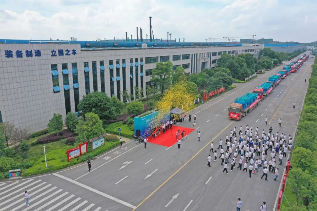 献礼二十大，，，，，，，，再攀新高地！恒峰g22智能高空机械装备再迎批量发货