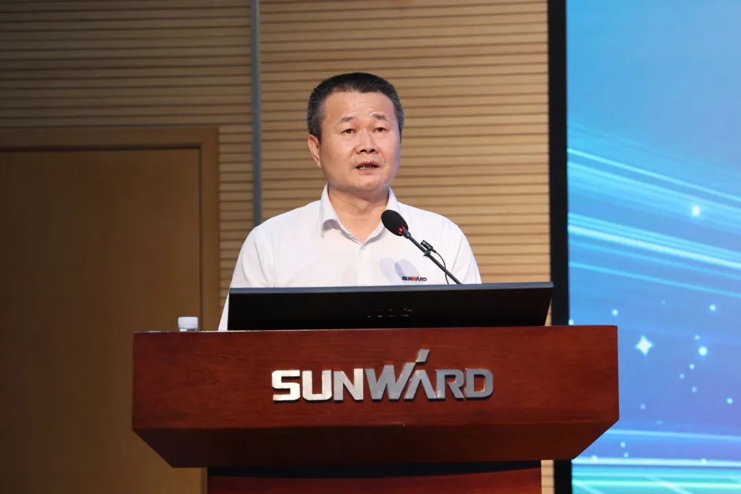 凝心聚力奋力拼搏，，，，，，向高质量生长交出精彩答卷！恒峰g22智能召开全体干部大会