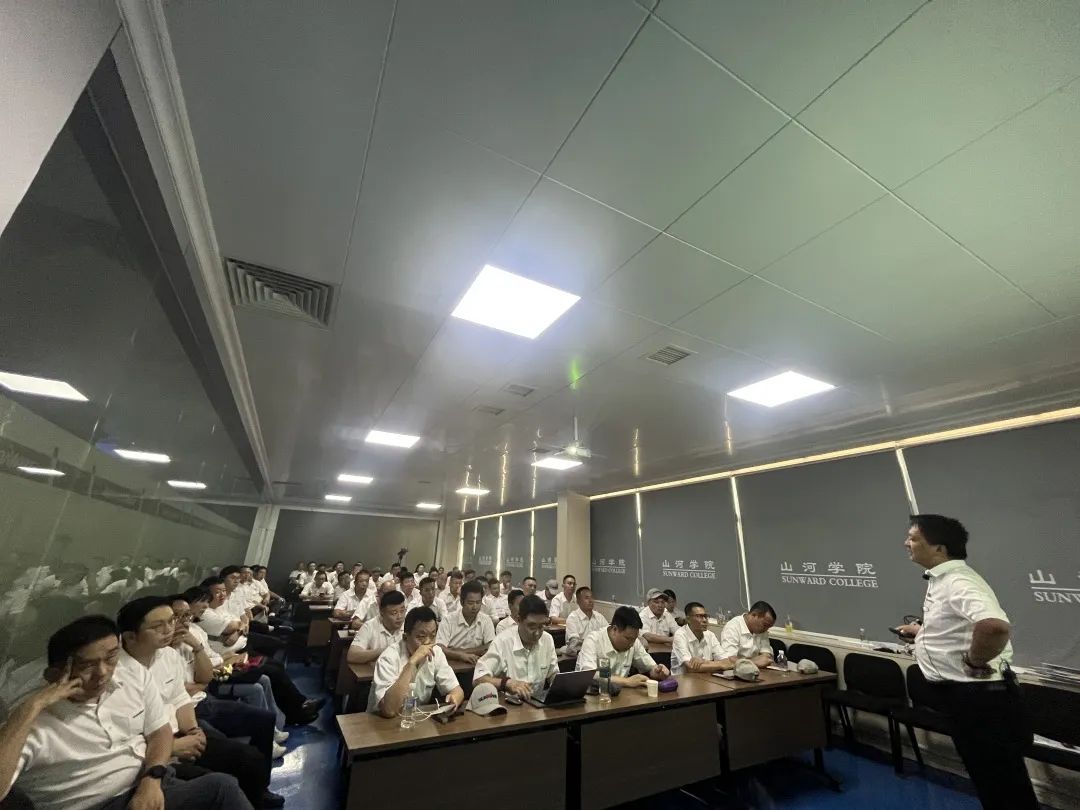 名堂秀实力，，，，，为效劳竞技！快来见识下恒峰g22智能这场“交锋大赛”