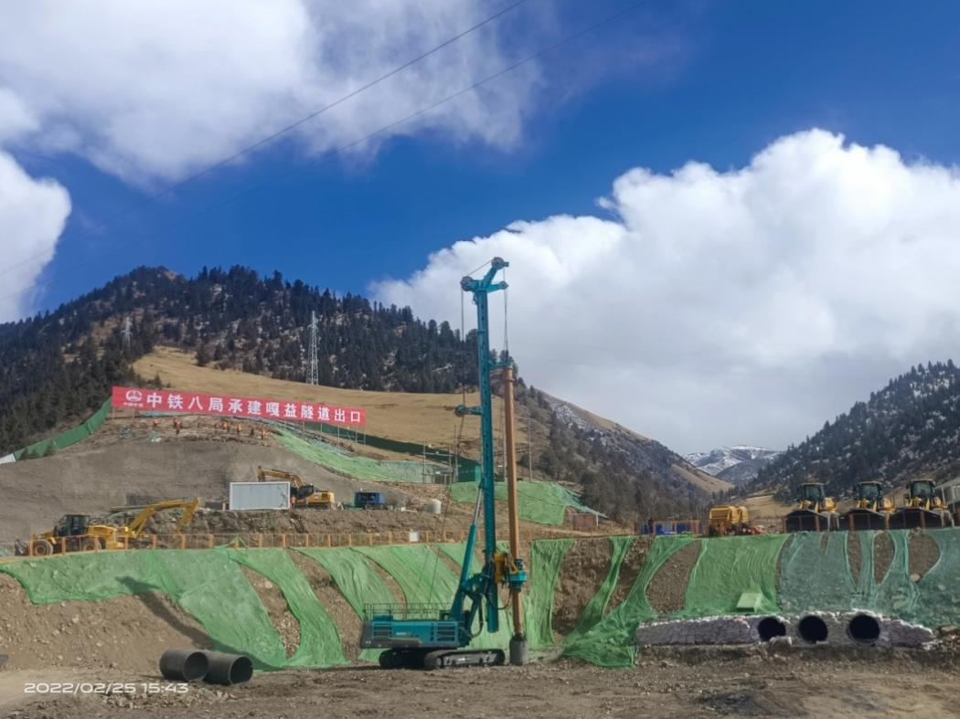 决战“天下之巅”！恒峰g22智能旋挖钻机实力助建川藏铁路