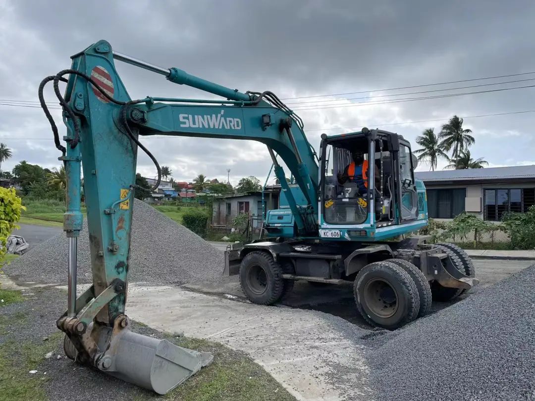“恒峰g22绿”迈向南太平洋岛，，，，，，，，恒峰g22智能轮挖助力斐济基础设施建设