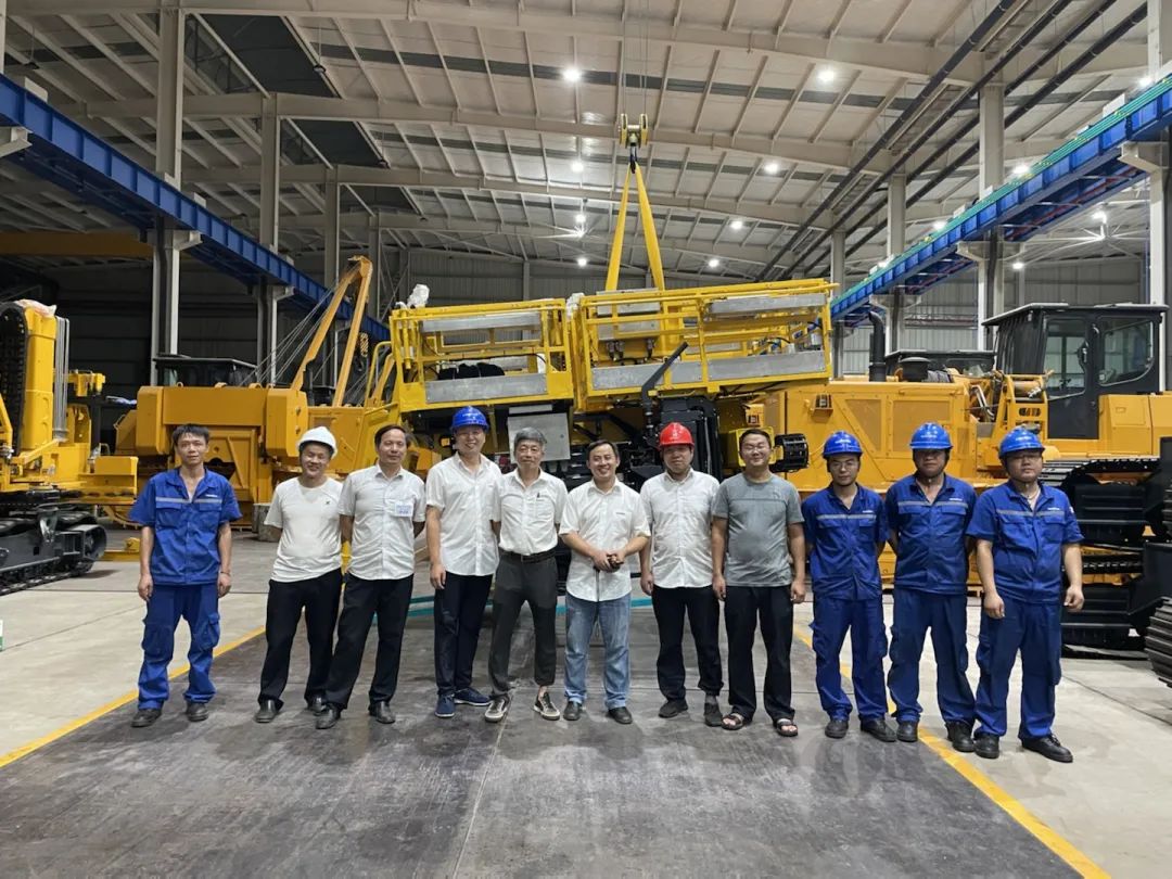 为铁路运输保驾护航！恒峰g22智能自主研制首套三平台作业装置乐成交付