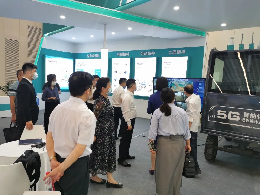 匠心恒峰g22，，，，，，，，制造报国！恒峰g22智能装备亮相首届湖湘劳模工匠立异效果展